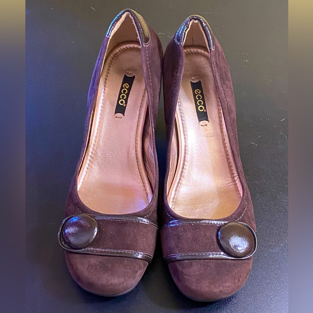Like new ECCO  brown suede leather pumps,steampunk vibe,block heel, 8